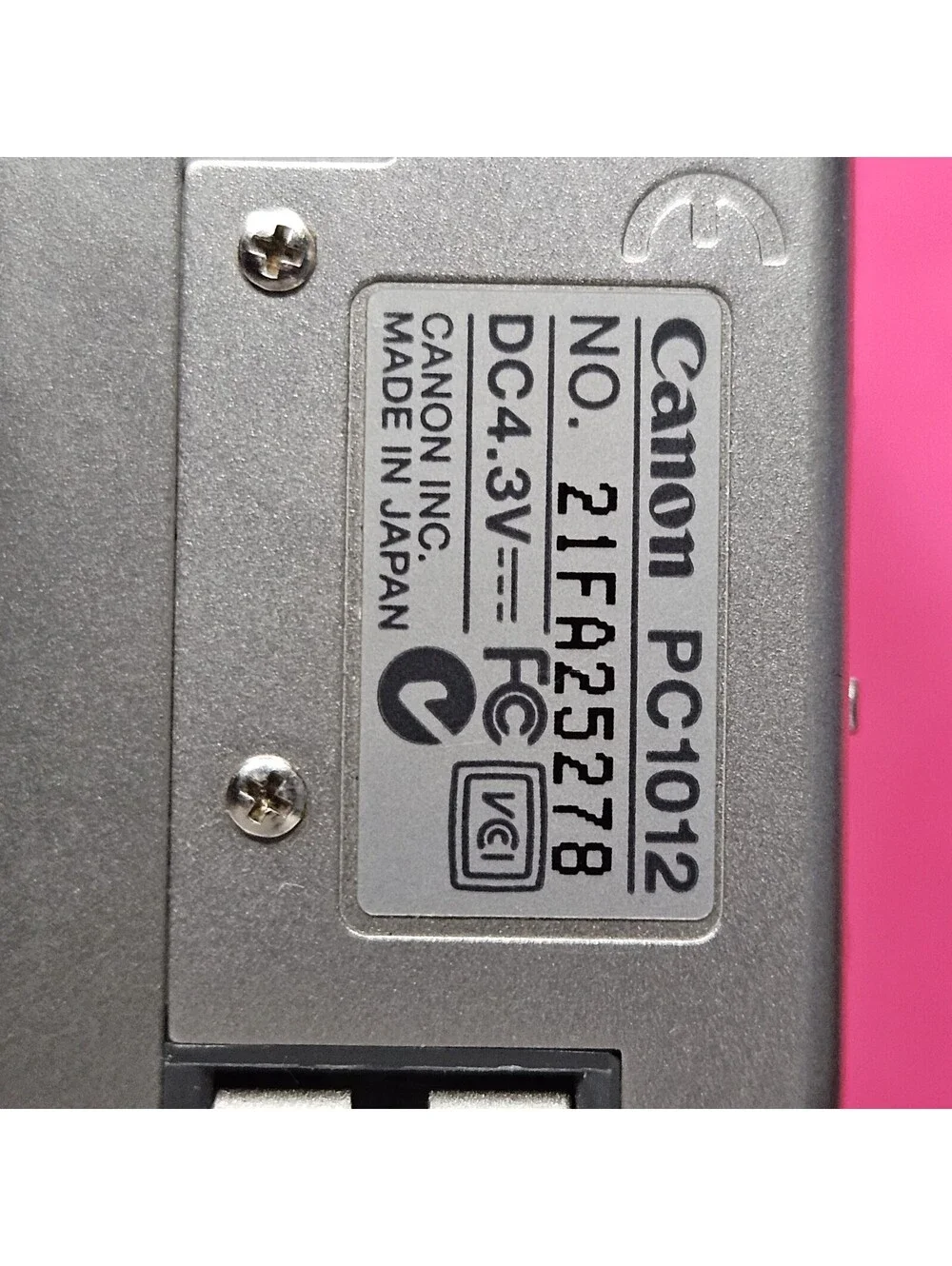 Canon PowerShot S110 Digital ELPH 2.1MP Digital Camera FOR PARTS ONLY NO WORKY